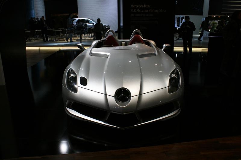 Illustration for article titled 2009 Mercedes McLaren SLR Stirling Moss: $1.01 Million McLaren Madness